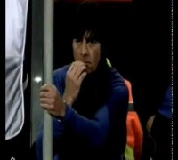 Joachim Löw popelt, isst seine Popel & riecht gerne Schweiß